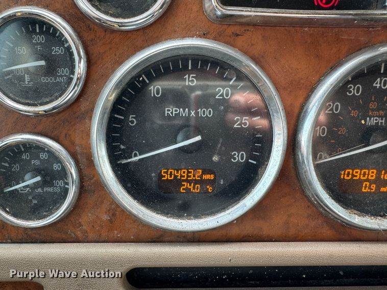 image for item DK6790 2006 Peterbilt 379 semi truck