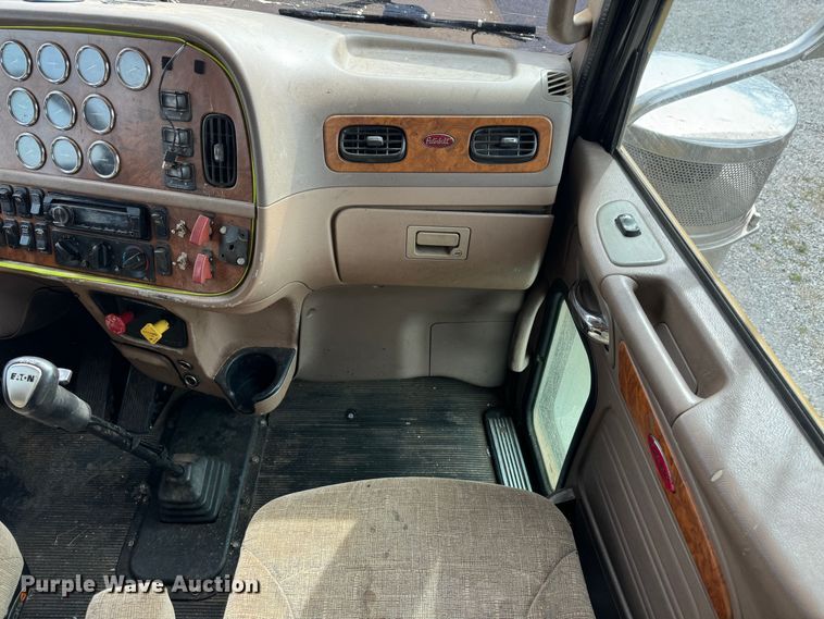 image for item DK6790 2006 Peterbilt 379 semi truck