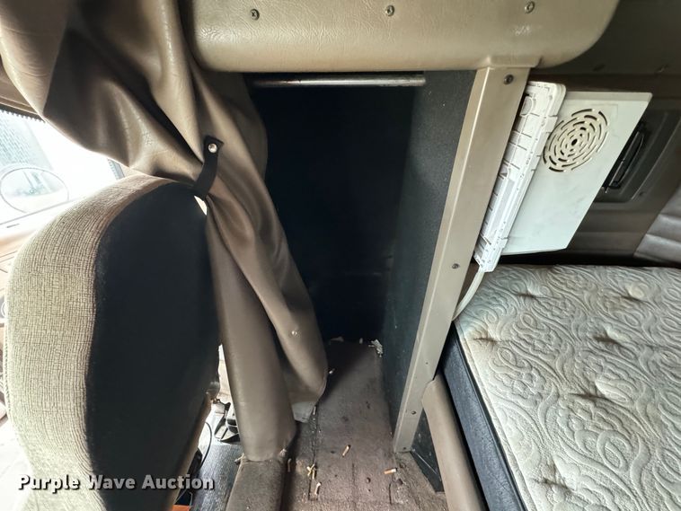 image for item DK6790 2006 Peterbilt 379 semi truck