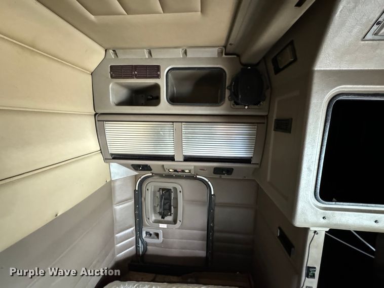 image for item DK6790 2006 Peterbilt 379 semi truck