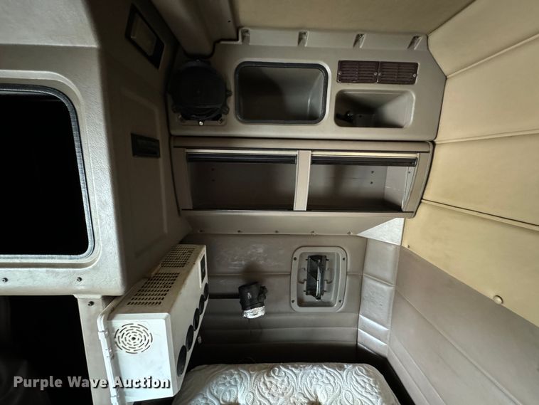 image for item DK6790 2006 Peterbilt 379 semi truck