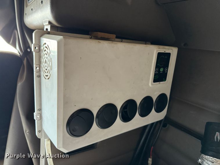 image for item DK6790 2006 Peterbilt 379 semi truck