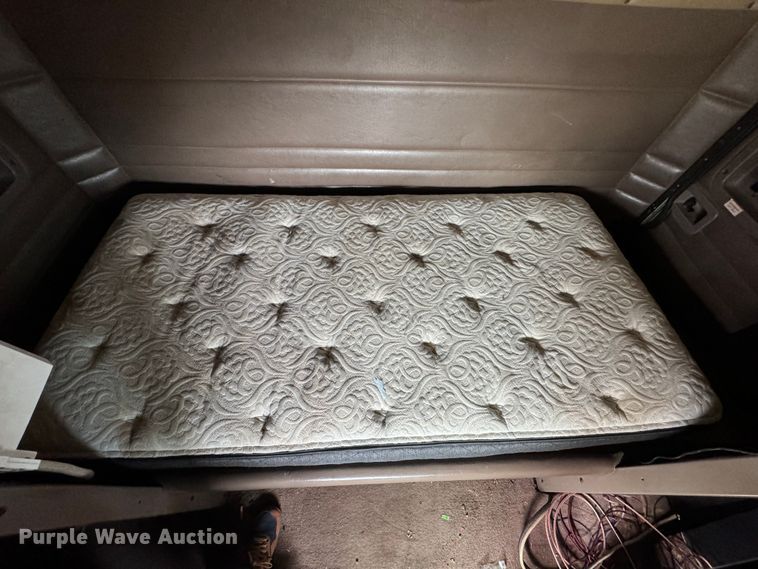 image for item DK6790 2006 Peterbilt 379 semi truck