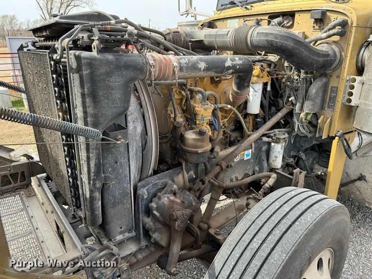 image for item DK6790 2006 Peterbilt 379 semi truck