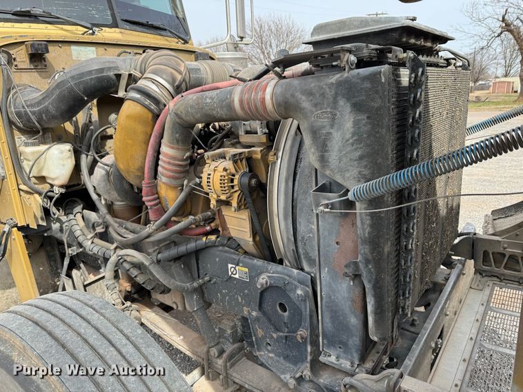 image for item DK6790 2006 Peterbilt 379 semi truck