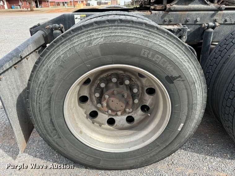 image for item DK6790 2006 Peterbilt 379 semi truck