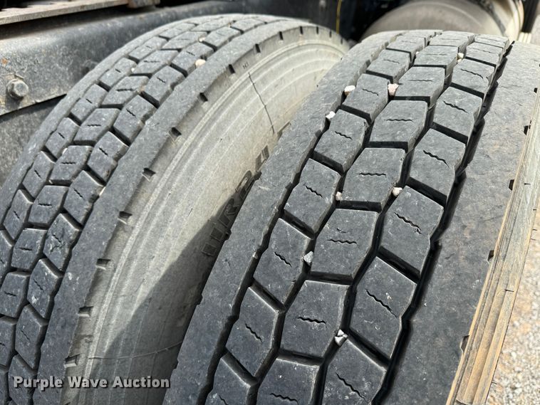 image for item DK6790 2006 Peterbilt 379 semi truck