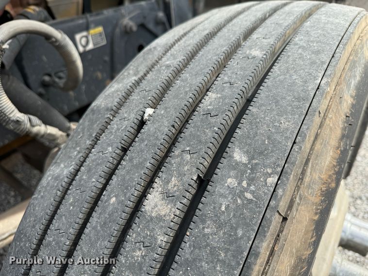 image for item DK6790 2006 Peterbilt 379 semi truck