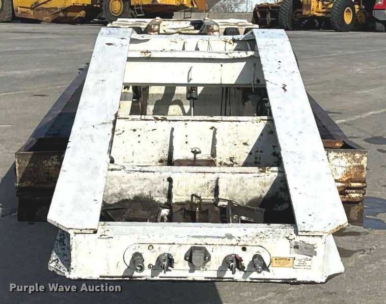 image for item DL4404 2001 Trail King Industries TK110HDG lowboy equipment trailer