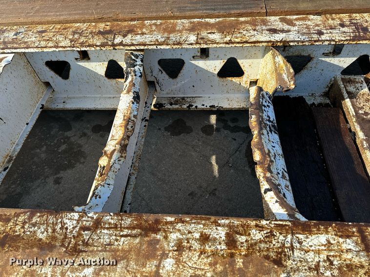 image for item DL4404 2001 Trail King Industries TK110HDG lowboy equipment trailer