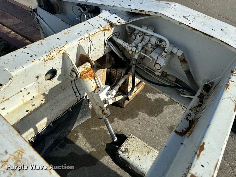 image for item DL4404 2001 Trail King Industries TK110HDG lowboy equipment trailer