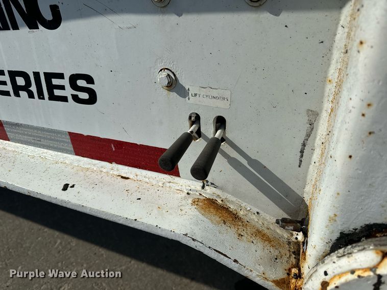 image for item DL4404 2001 Trail King Industries TK110HDG lowboy equipment trailer