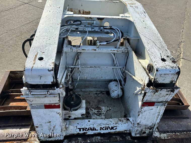 image for item DL4404 2001 Trail King Industries TK110HDG lowboy equipment trailer