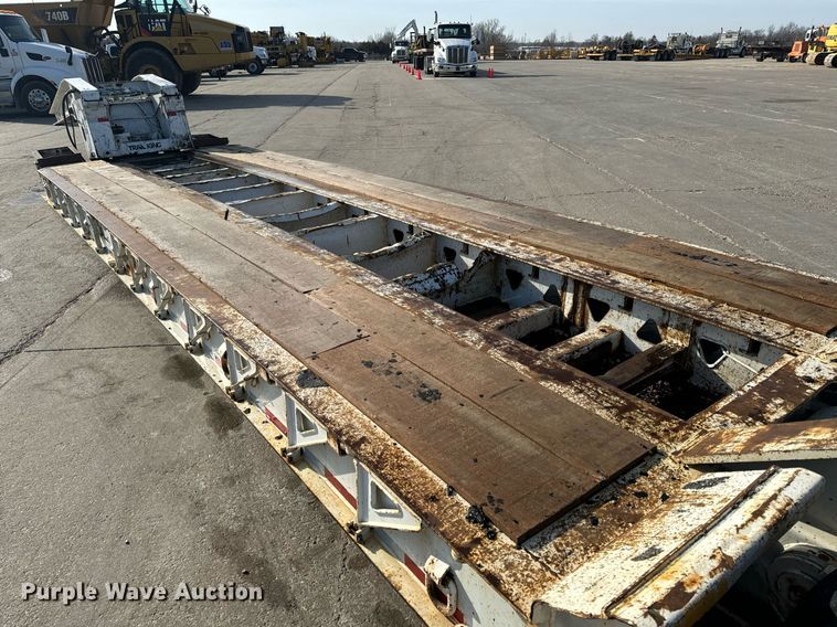 image for item DL4404 2001 Trail King Industries TK110HDG lowboy equipment trailer