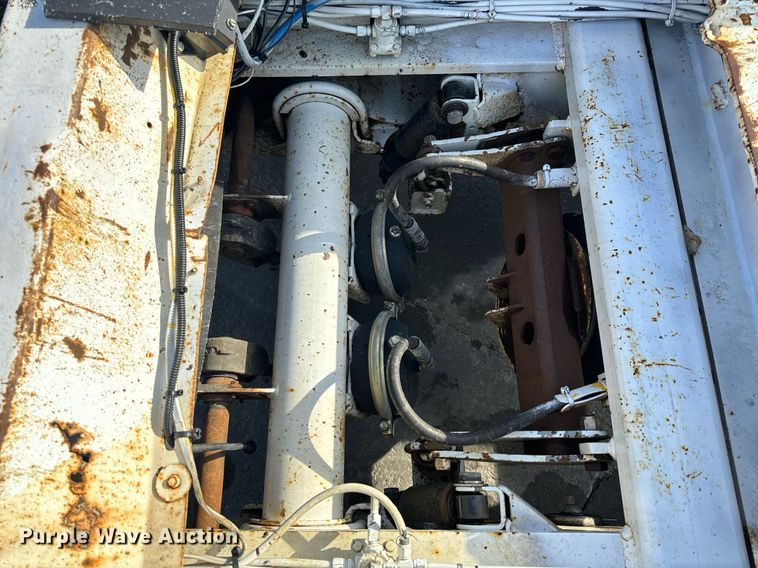 image for item DL4404 2001 Trail King Industries TK110HDG lowboy equipment trailer