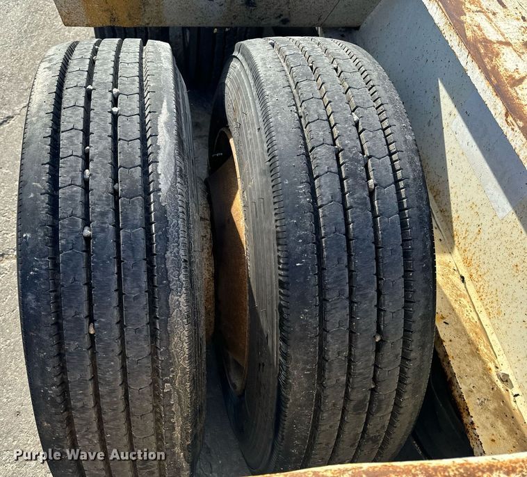 image for item DL4404 2001 Trail King Industries TK110HDG lowboy equipment trailer