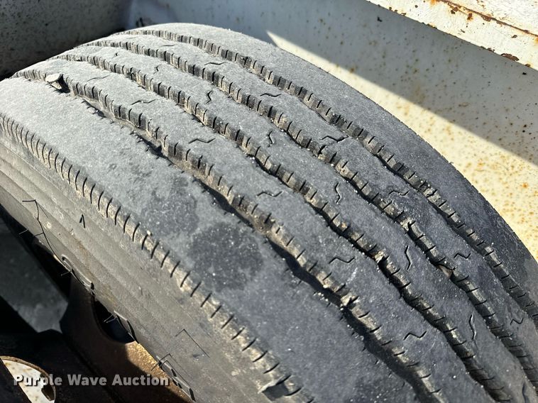 image for item DL4404 2001 Trail King Industries TK110HDG lowboy equipment trailer