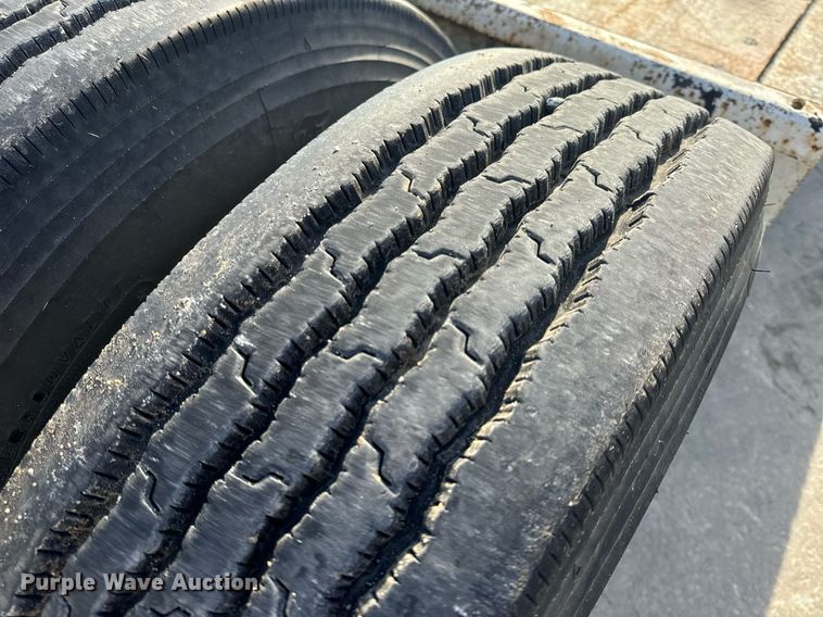 image for item DL4404 2001 Trail King Industries TK110HDG lowboy equipment trailer