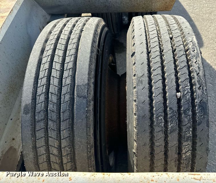 image for item DL4404 2001 Trail King Industries TK110HDG lowboy equipment trailer