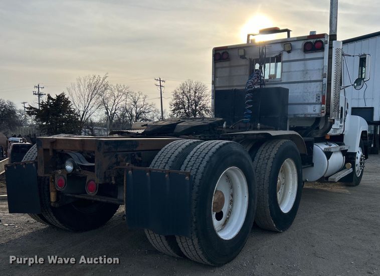 image for item DN0717 1998 Mack CH613 semi truck