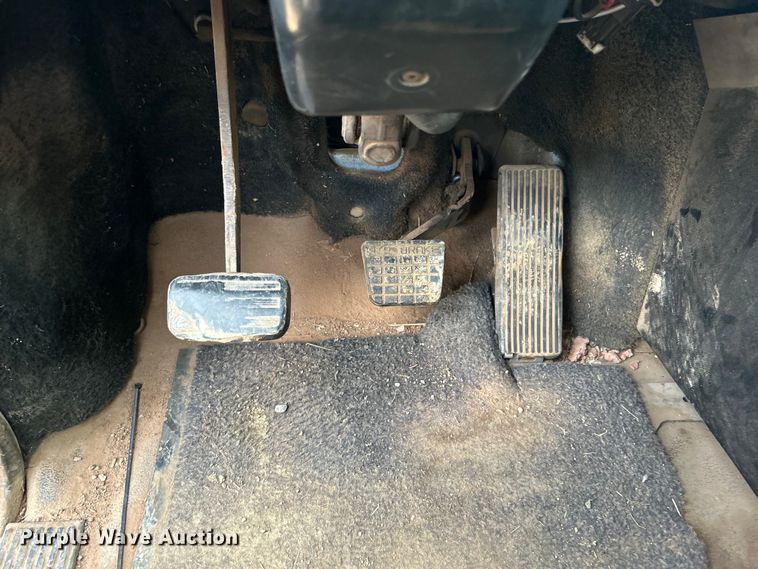 image for item DN0717 1998 Mack CH613 semi truck