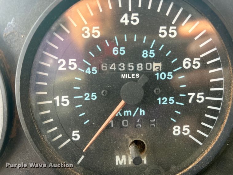 image for item DN0717 1998 Mack CH613 semi truck