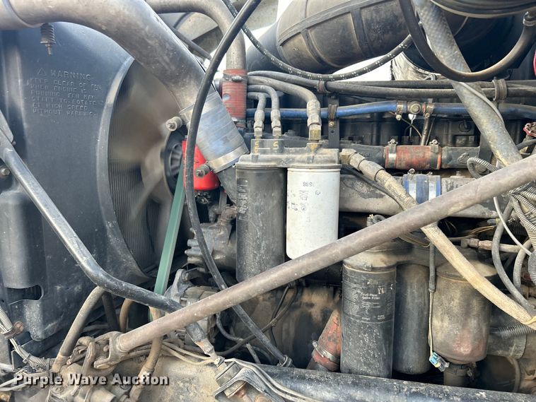 image for item DN0717 1998 Mack CH613 semi truck