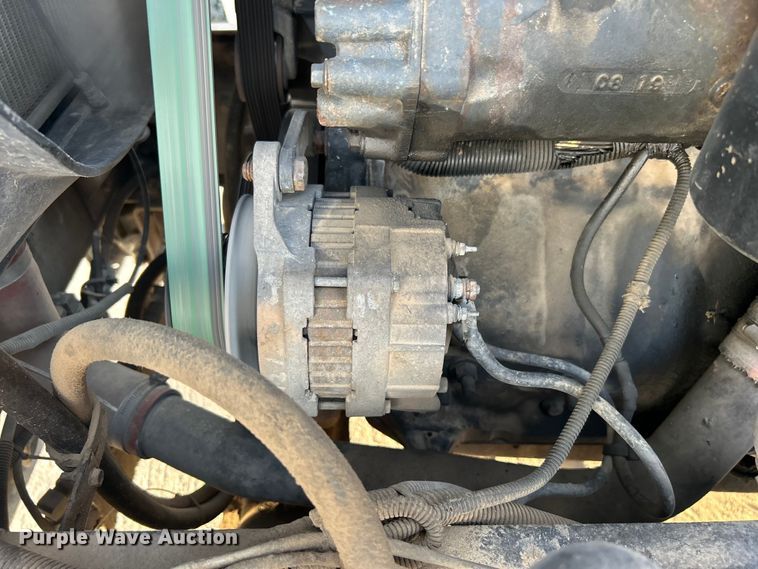 image for item DN0717 1998 Mack CH613 semi truck