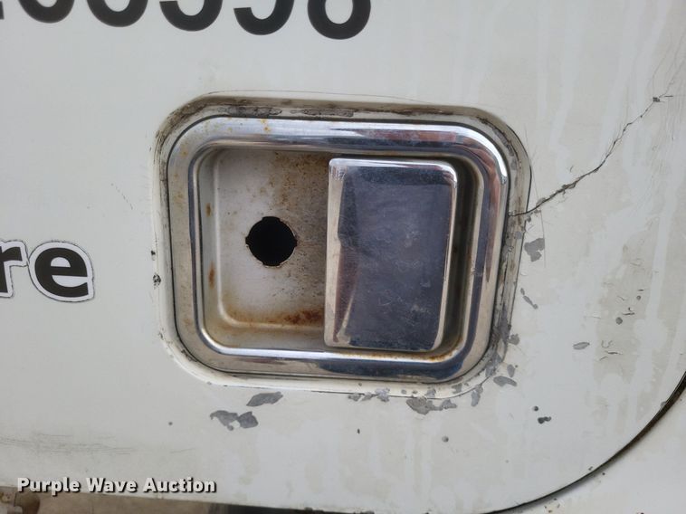 image for item DO4840 1999 Mack  CH600 semi truck