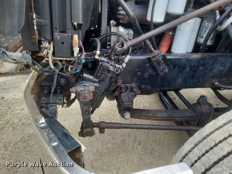 image for item DO4840 1999 Mack  CH600 semi truck