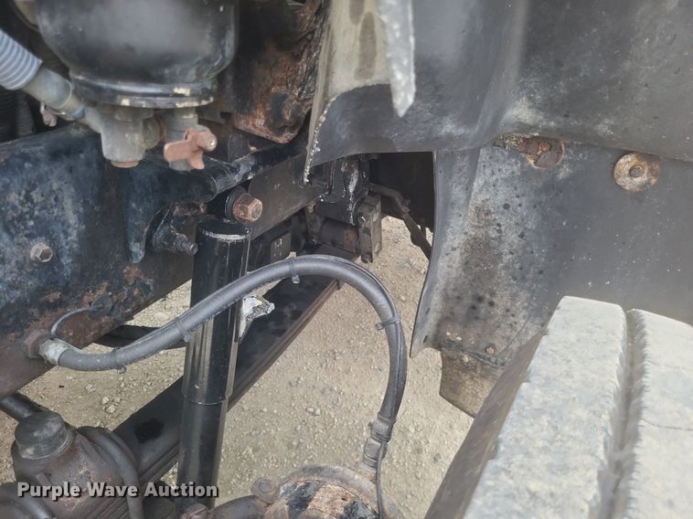 image for item DO4840 1999 Mack  CH600 semi truck