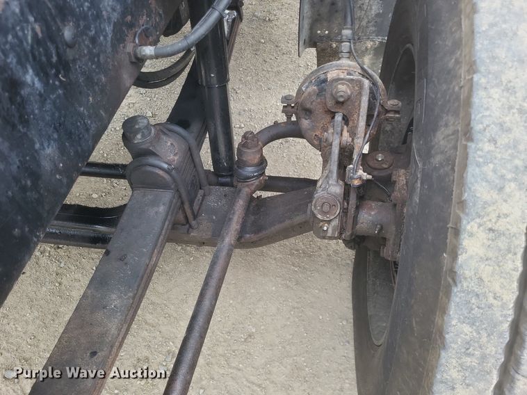 image for item DO4840 1999 Mack  CH600 semi truck