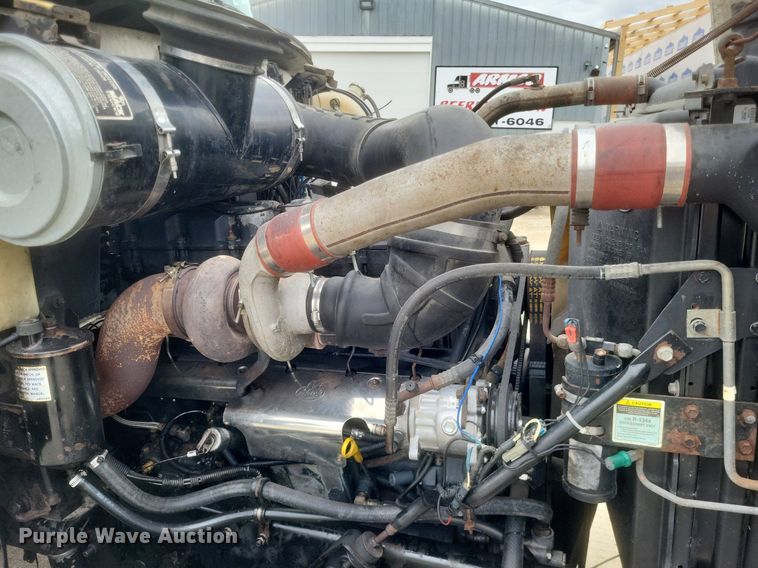 image for item DO4840 1999 Mack  CH600 semi truck