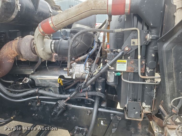 image for item DO4840 1999 Mack  CH600 semi truck