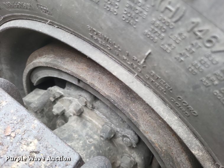 image for item DO4840 1999 Mack  CH600 semi truck