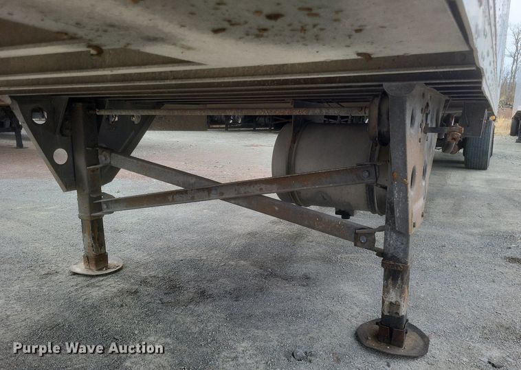 image for item DO4841 2008 Utility  3000R refrigerated van trailer