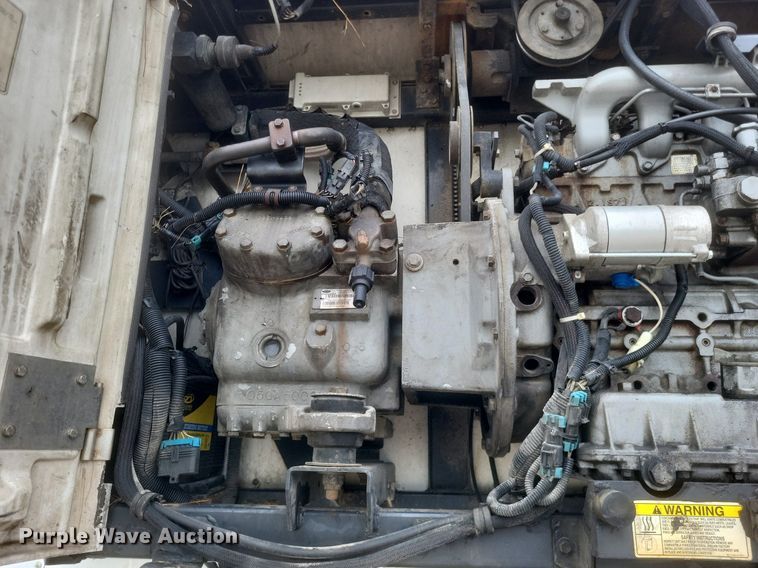 image for item DO4841 2008 Utility  3000R refrigerated van trailer