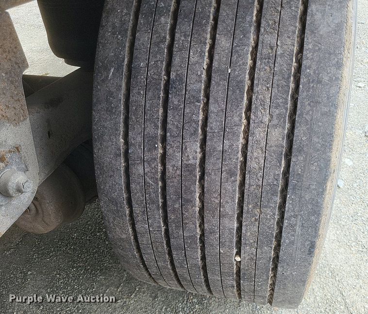 image for item DO4841 2008 Utility  3000R refrigerated van trailer