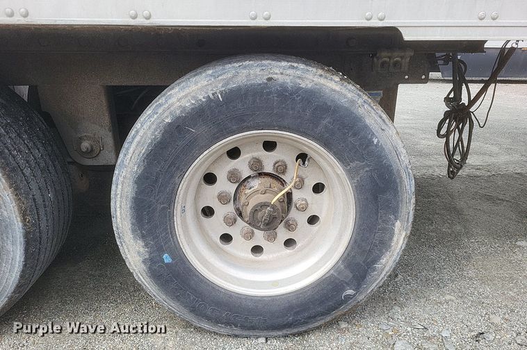 image for item DO4841 2008 Utility  3000R refrigerated van trailer