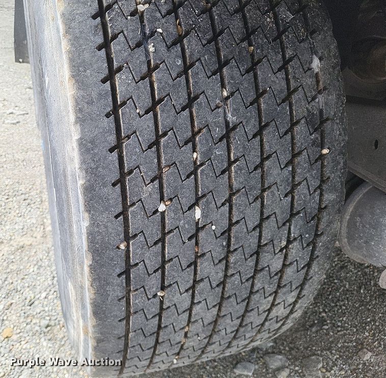 image for item DO4841 2008 Utility  3000R refrigerated van trailer