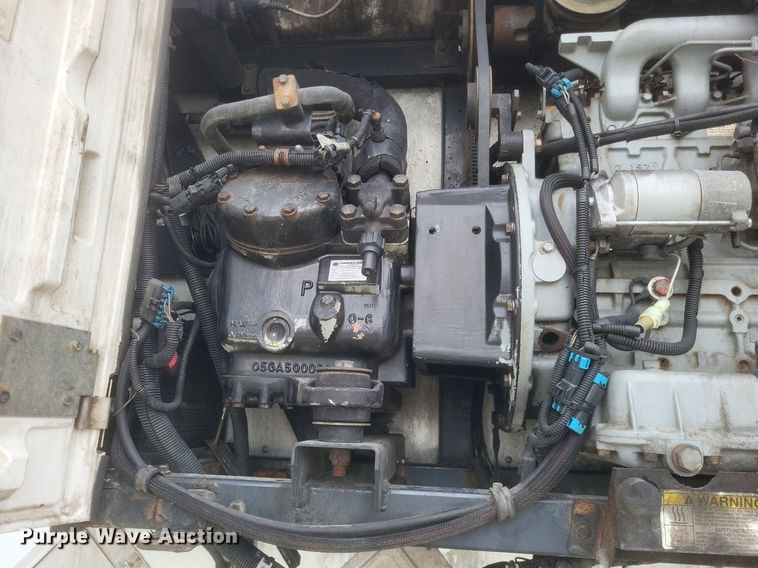 image for item DO4842 2008 Utility 3000R refrigerated van trailer