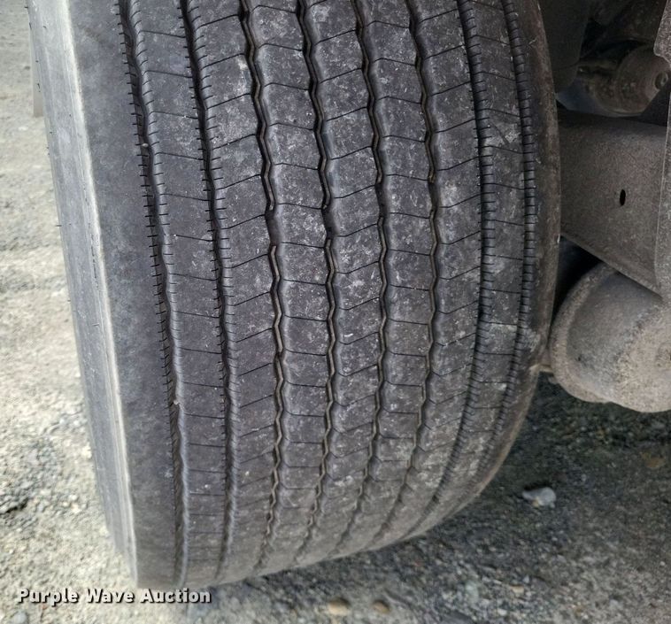 image for item DO4842 2008 Utility 3000R refrigerated van trailer