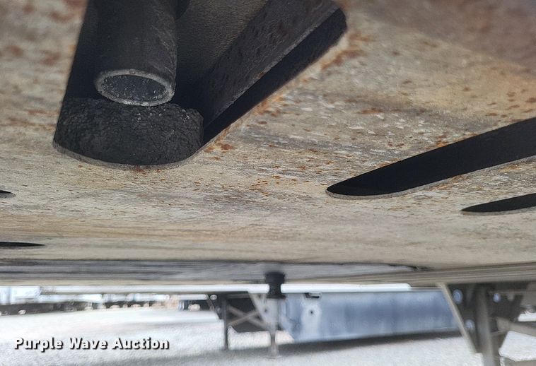 image for item DO4843 2008 Utility  3000R refrigerated van trailer