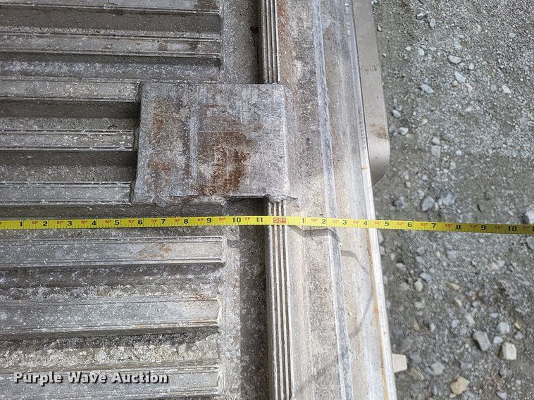 image for item DO4843 2008 Utility  3000R refrigerated van trailer