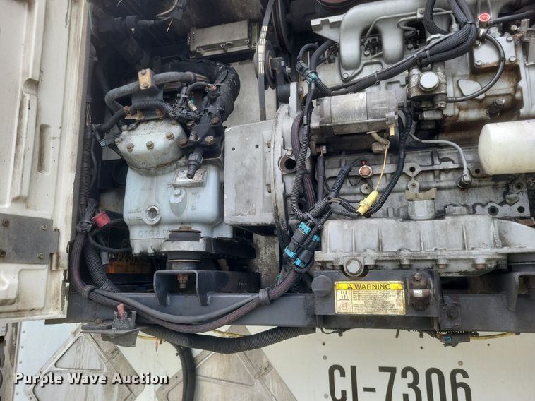 image for item DO4843 2008 Utility  3000R refrigerated van trailer