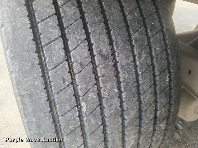 image for item DO4843 2008 Utility  3000R refrigerated van trailer