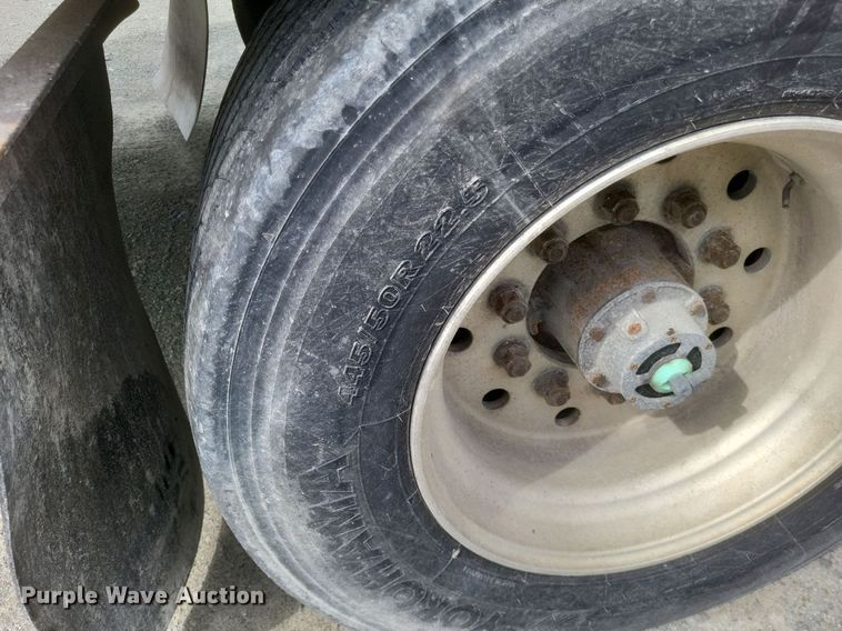 image for item DO4843 2008 Utility  3000R refrigerated van trailer