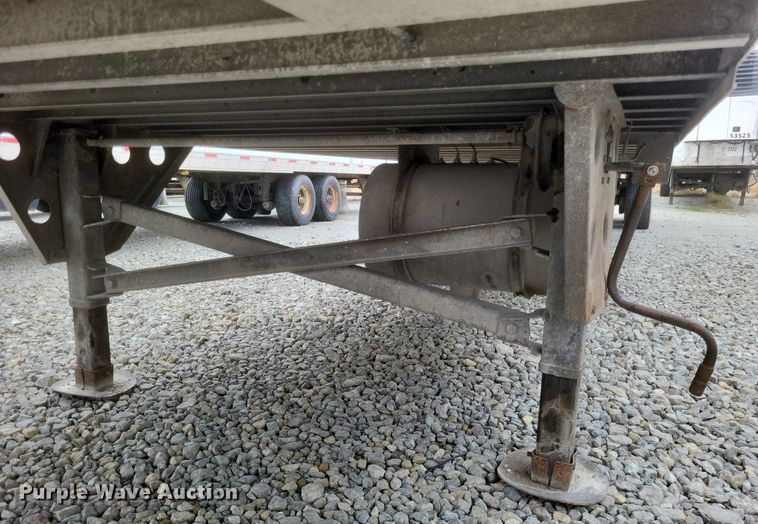 image for item DO4844 2008 Utility  3000R refrigerated van trailer