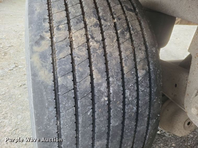 image for item DO4844 2008 Utility  3000R refrigerated van trailer