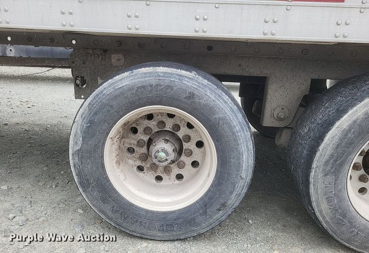 image for item DO4844 2008 Utility  3000R refrigerated van trailer